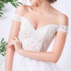 David’s Bridal Detachable bicep straps